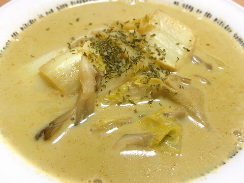 白菜と舞茸のカレー豆乳スープ